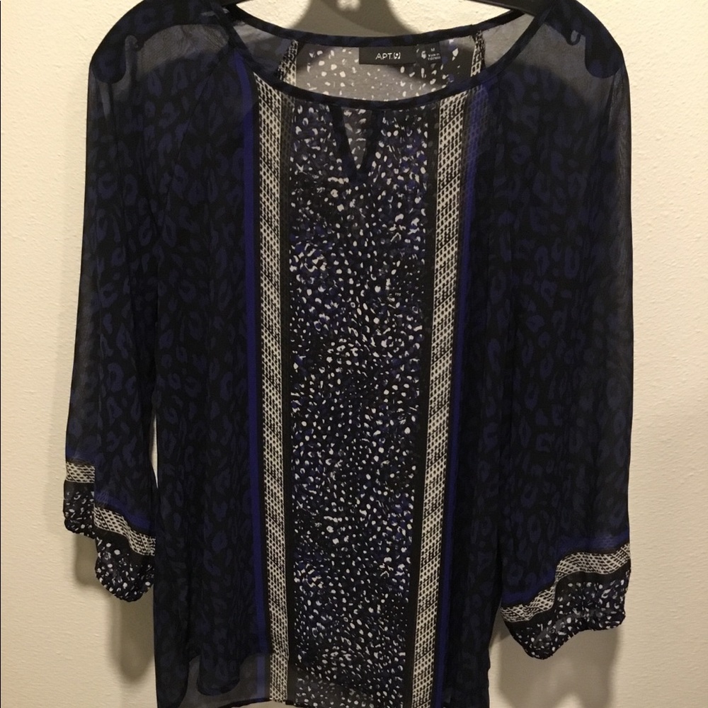 Medium sheer top with design